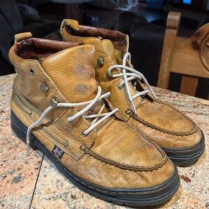 Men's Justin lace up boot. Used. Still good soles. Needs new laces.